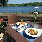 Bed & Breakfast Jachtowa I Restauracja 4*