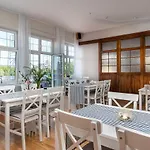 Jachtowa I Restauracja Bed & Breakfast Szczecin