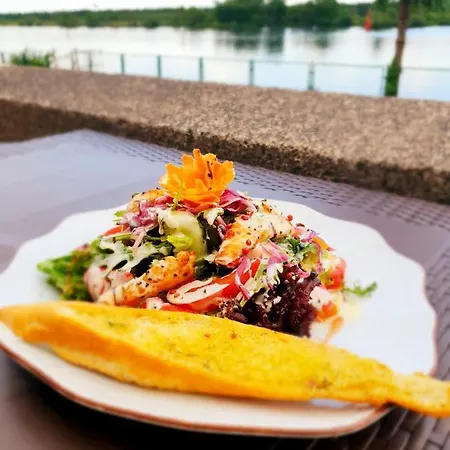 Jachtowa I Restauracja