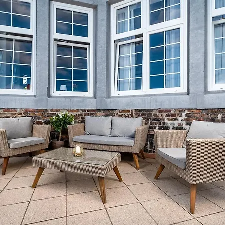 Jachtowa I Restauracja 4*