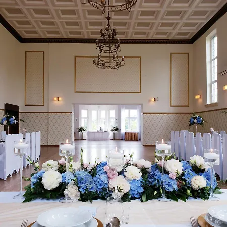 Jachtowa I Restauracja Oda ve Kahvaltı Szczecin