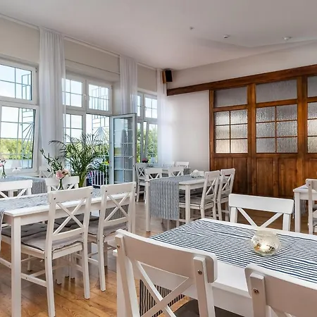 Jachtowa I Restauracja Oda ve Kahvaltı Szczecin