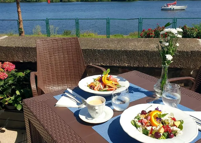 Bed & Breakfast Jachtowa I Restauracja 4*