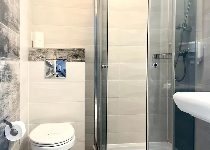 Jachtowa I Restauracja 4*