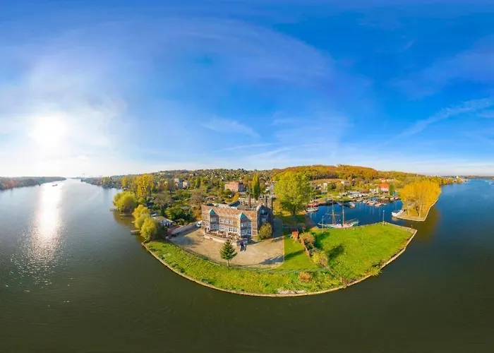 Jachtowa I Restauracja Bed & Breakfast Szczecin