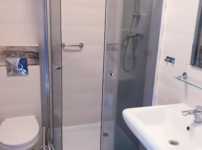 Jachtowa I Restauracja Bed & Breakfast